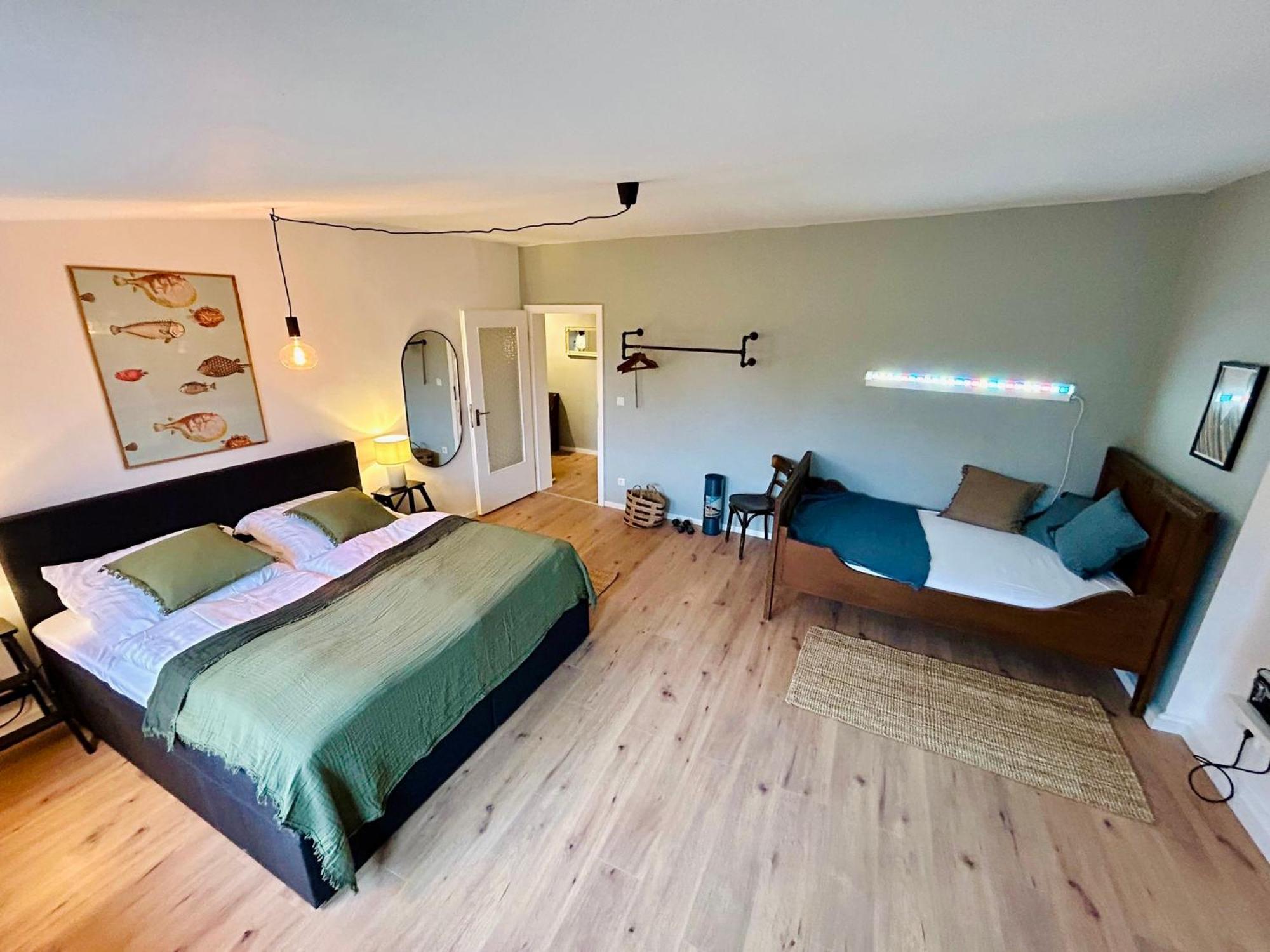 Feelslikehome - Urbane Altbauwohnung Mit Dachterasse& Parkplatz โบคุห์ม ภายนอก รูปภาพ