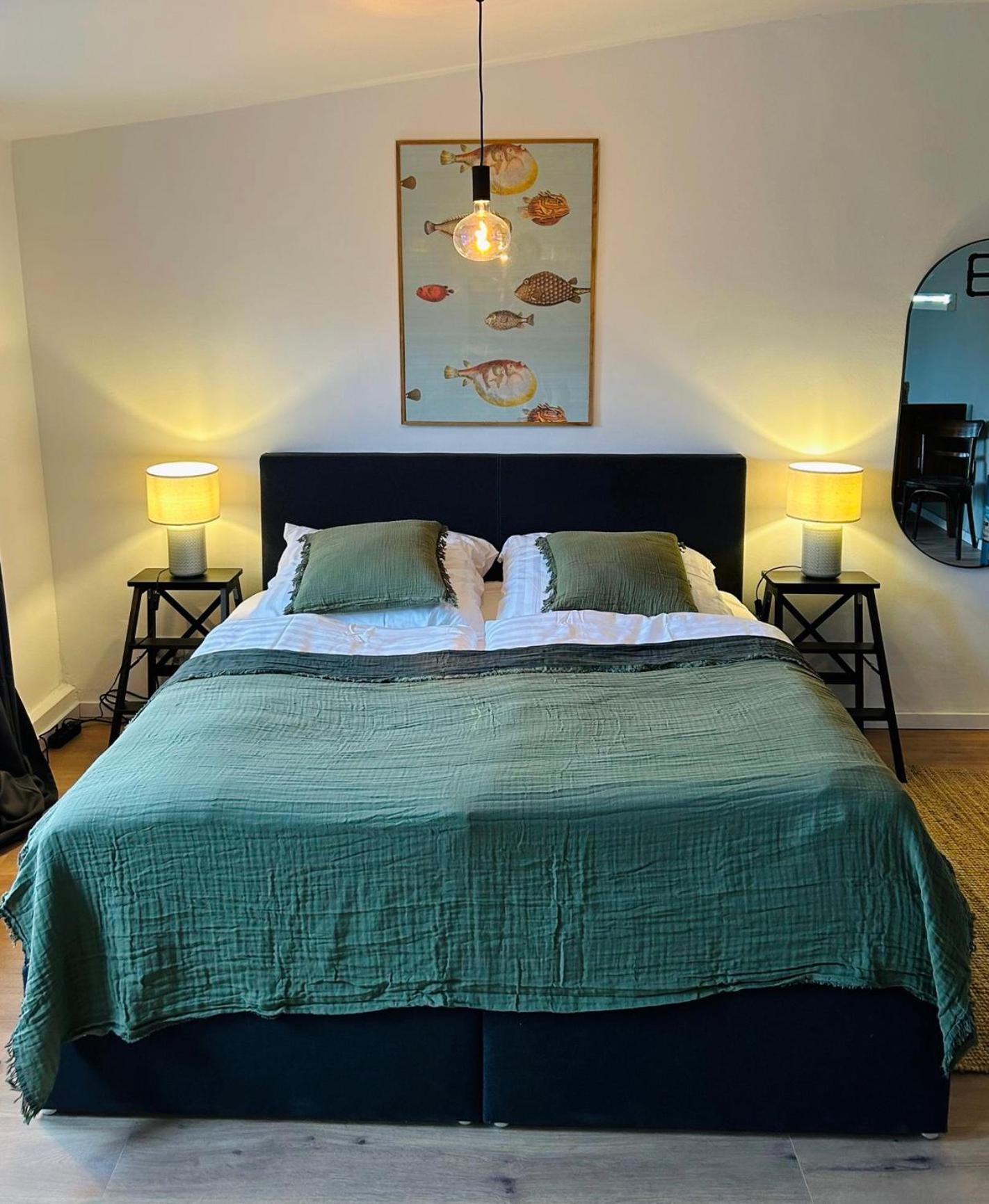 Feelslikehome - Urbane Altbauwohnung Mit Dachterasse& Parkplatz โบคุห์ม ภายนอก รูปภาพ