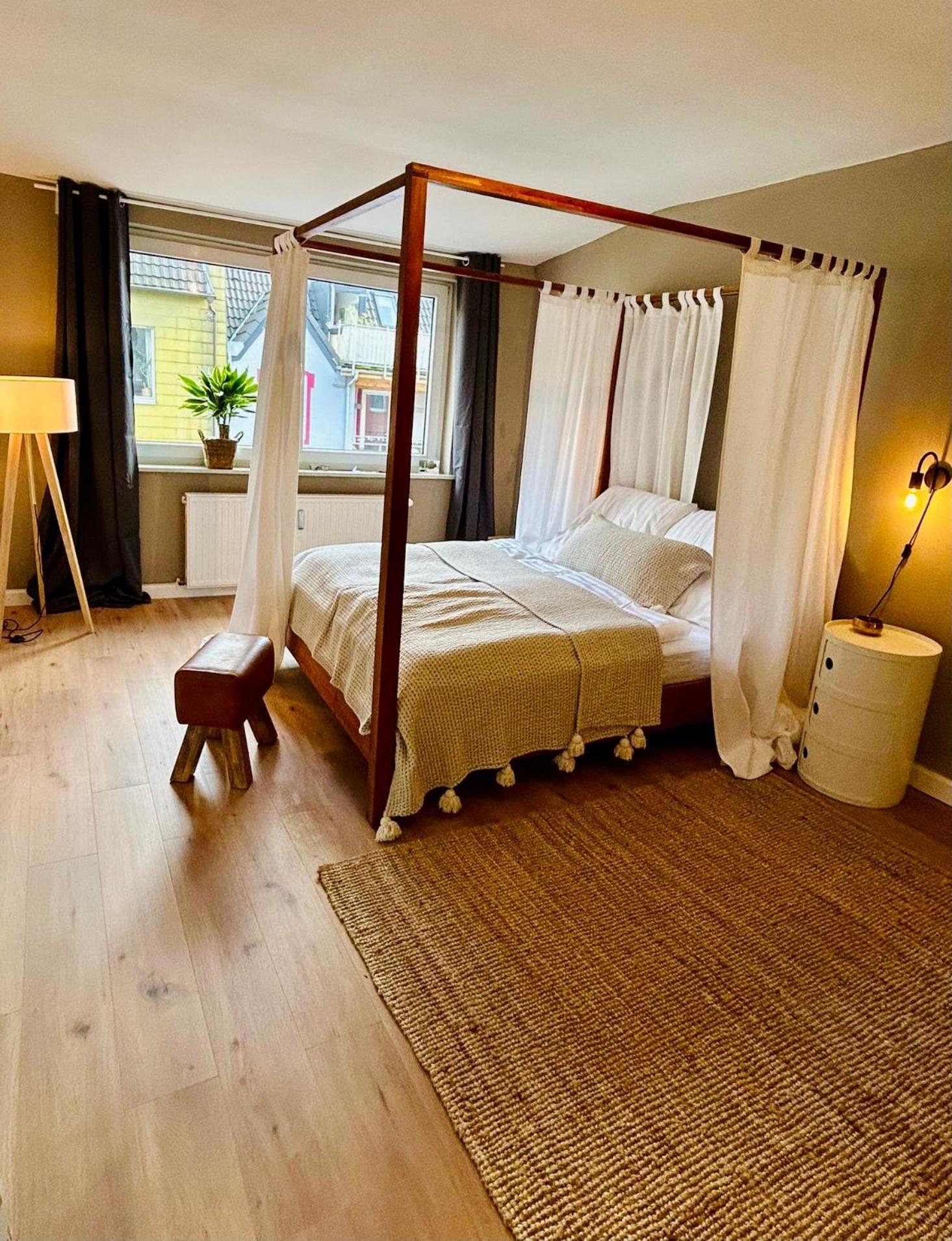 Feelslikehome - Urbane Altbauwohnung Mit Dachterasse& Parkplatz โบคุห์ม ภายนอก รูปภาพ